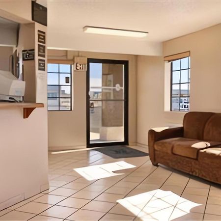 Super 8 By Wyndham Lake Havasu City Interiør billede