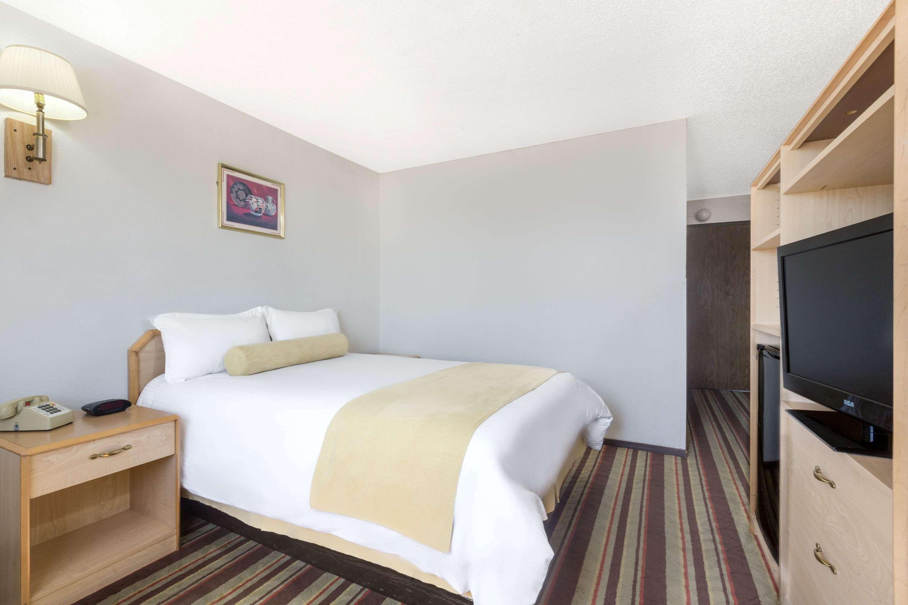 Super 8 By Wyndham Lake Havasu City Eksteriør billede