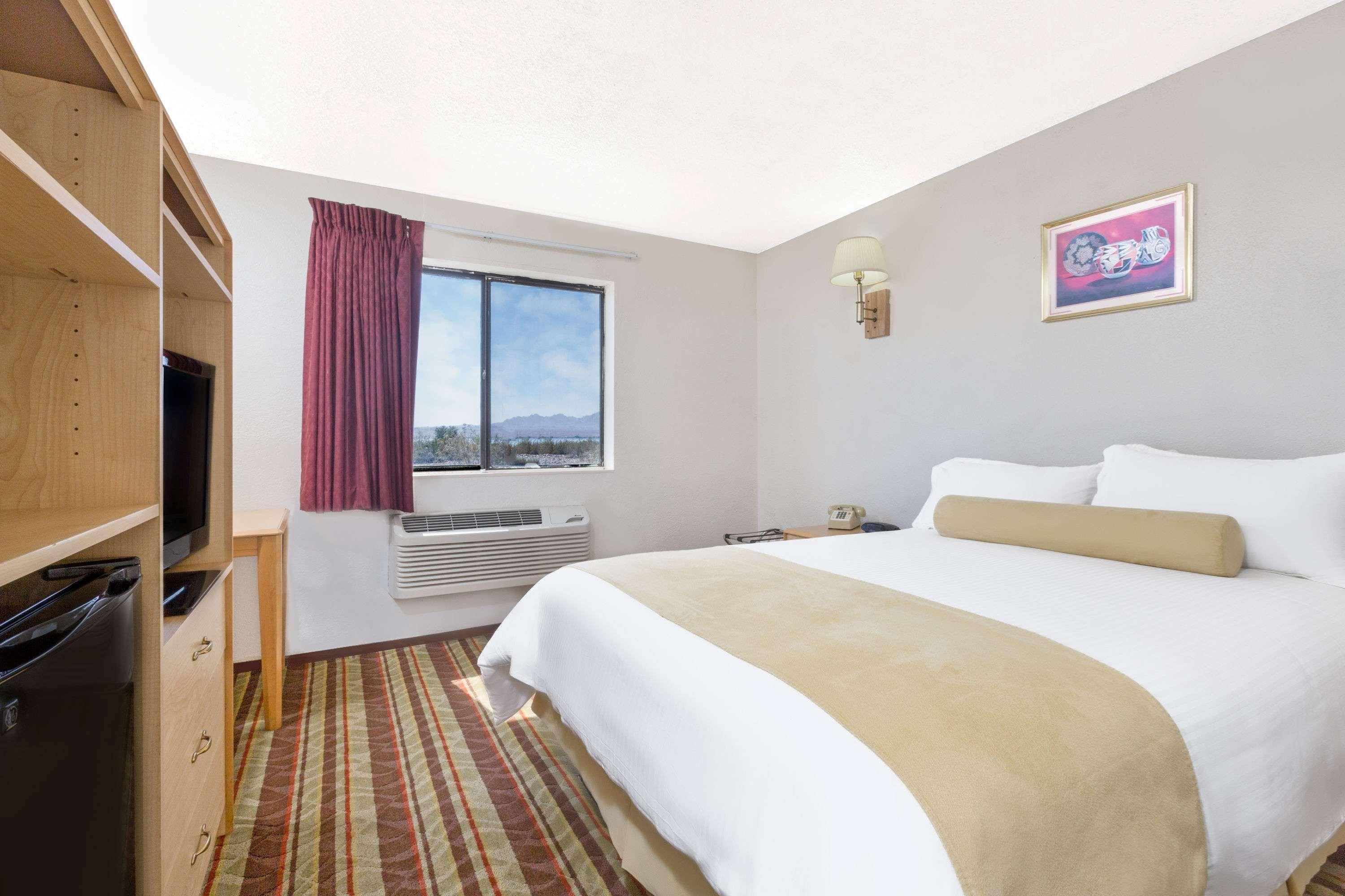 Super 8 By Wyndham Lake Havasu City Eksteriør billede