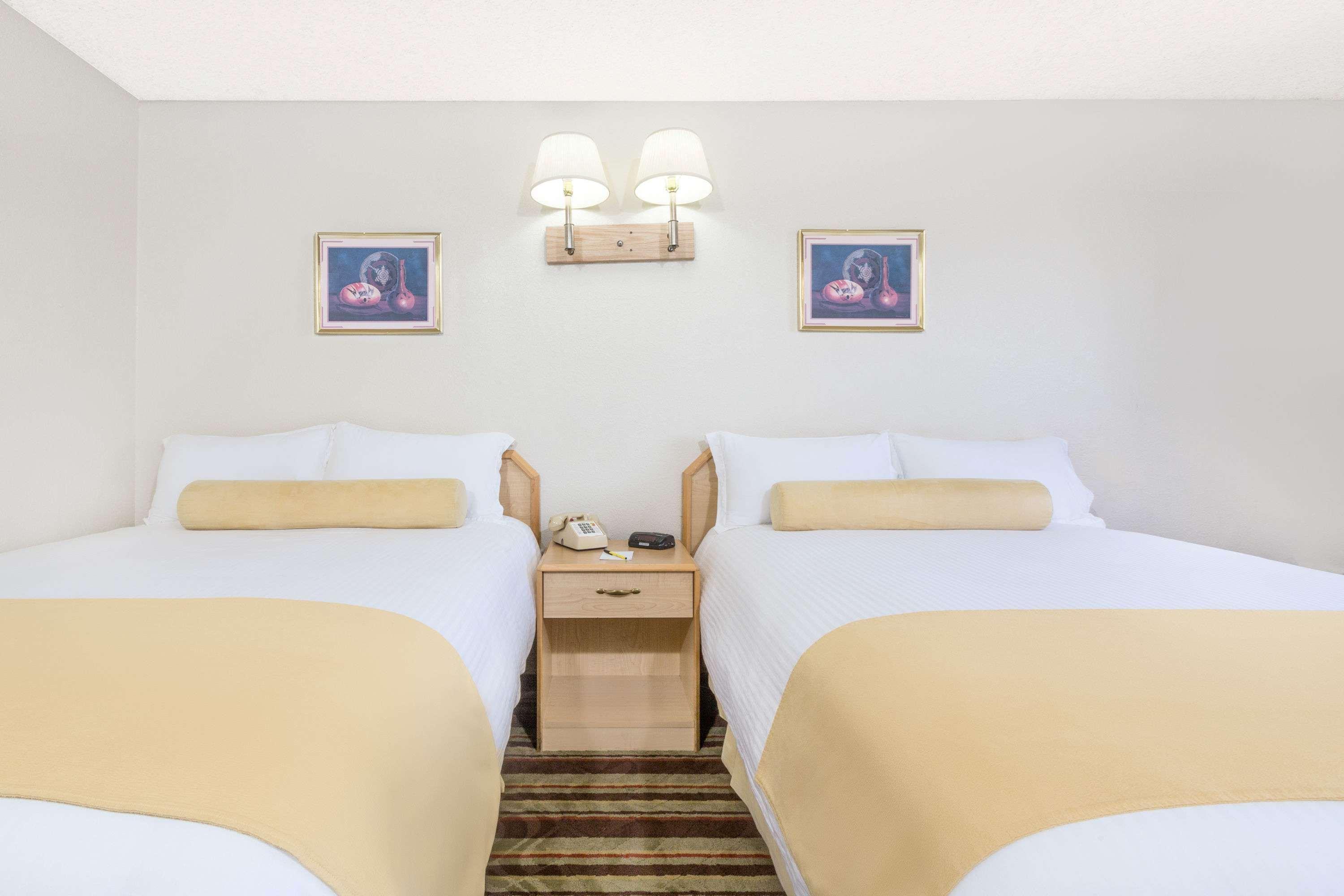 Super 8 By Wyndham Lake Havasu City Eksteriør billede