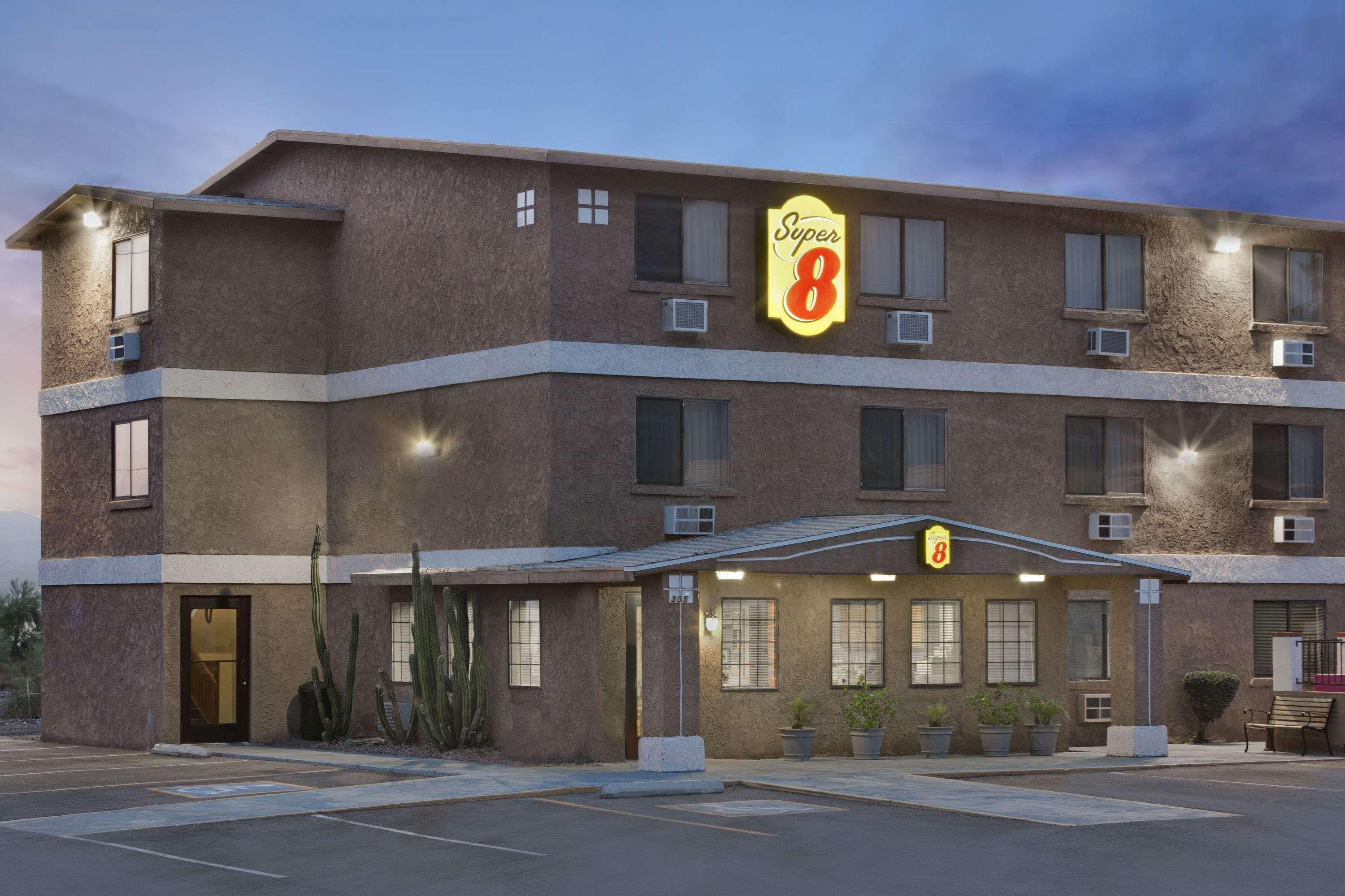 Super 8 By Wyndham Lake Havasu City Eksteriør billede
