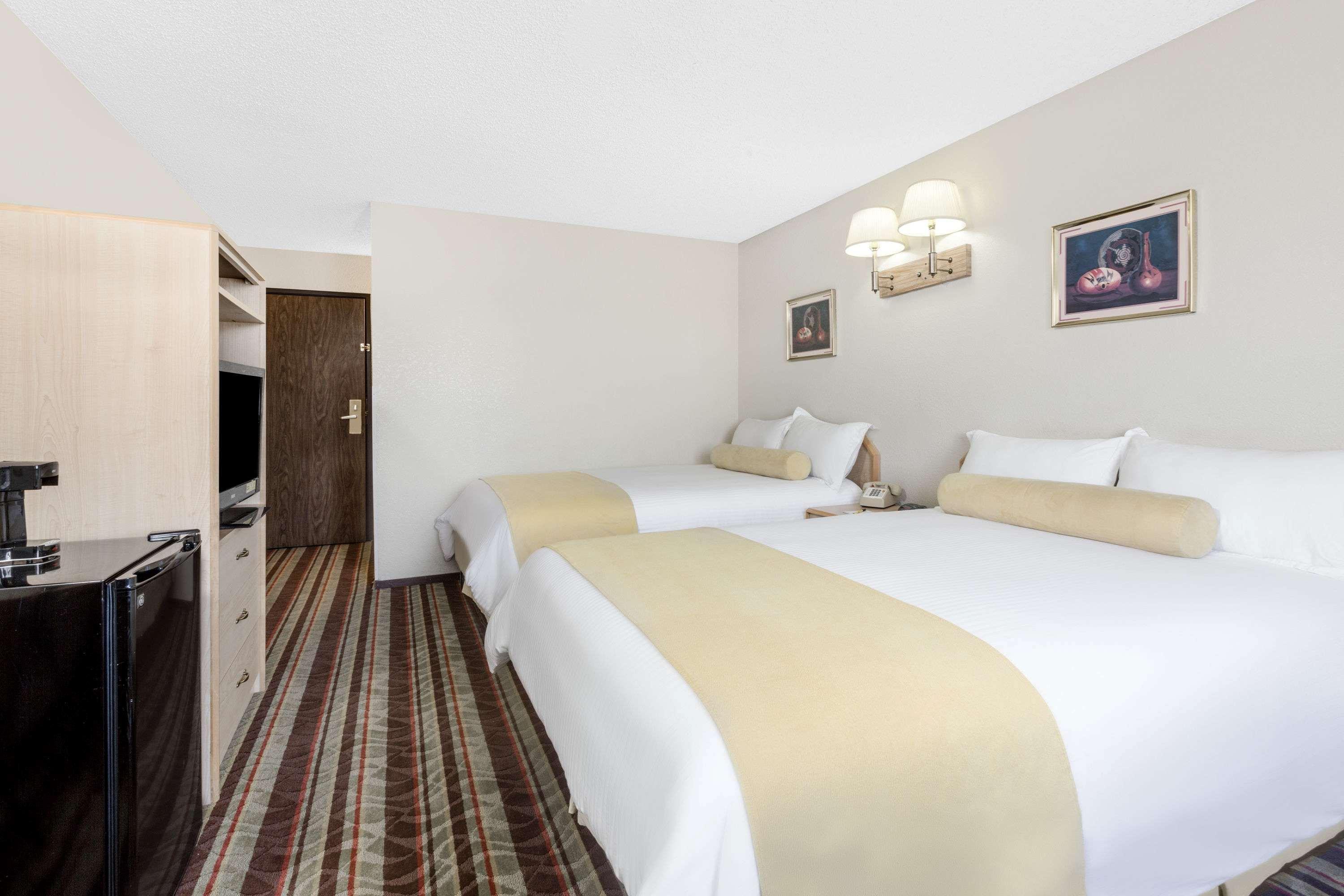 Super 8 By Wyndham Lake Havasu City Eksteriør billede