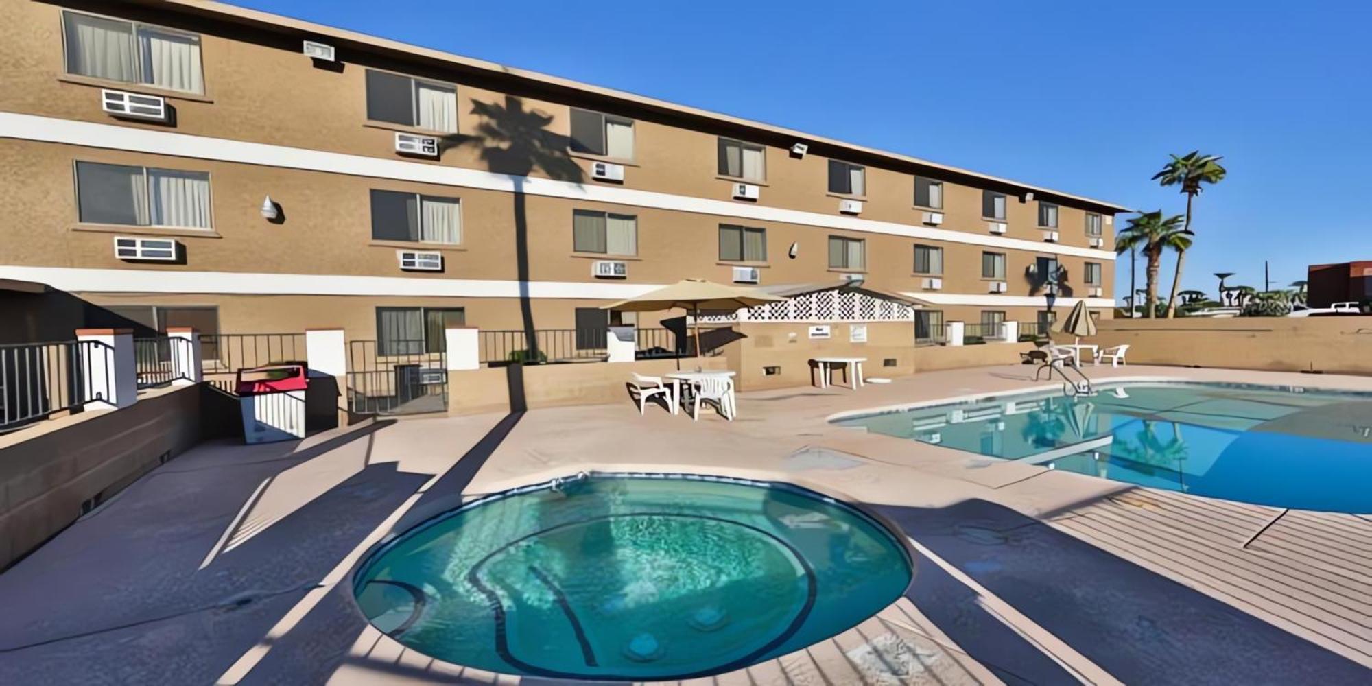 Super 8 By Wyndham Lake Havasu City Eksteriør billede