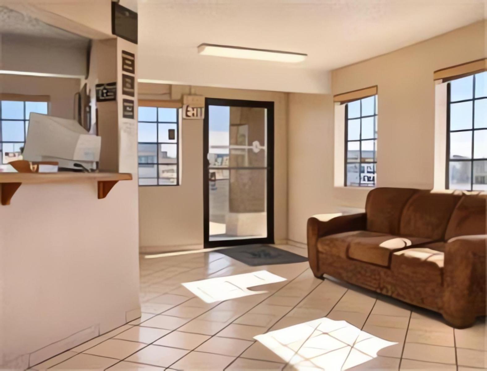 Super 8 By Wyndham Lake Havasu City Interiør billede