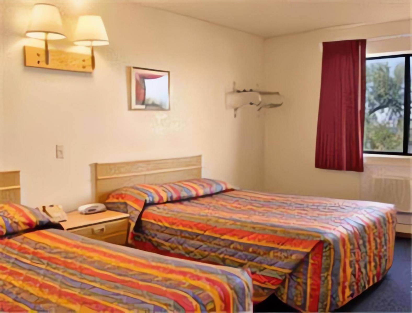 Super 8 By Wyndham Lake Havasu City Eksteriør billede