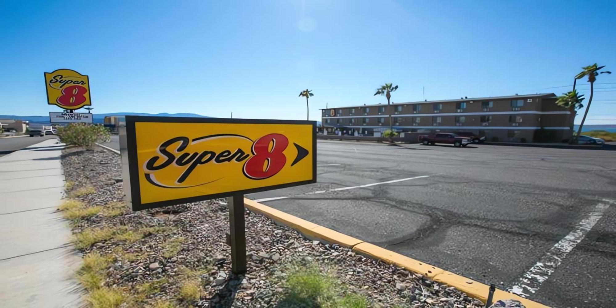 Super 8 By Wyndham Lake Havasu City Eksteriør billede