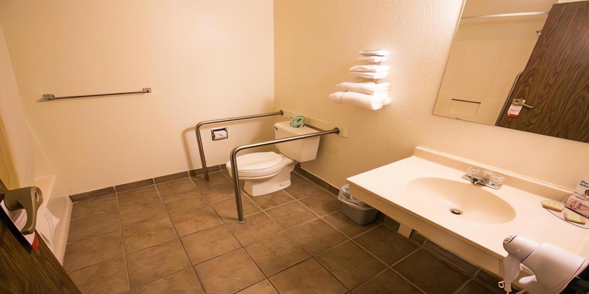 Super 8 By Wyndham Lake Havasu City Eksteriør billede