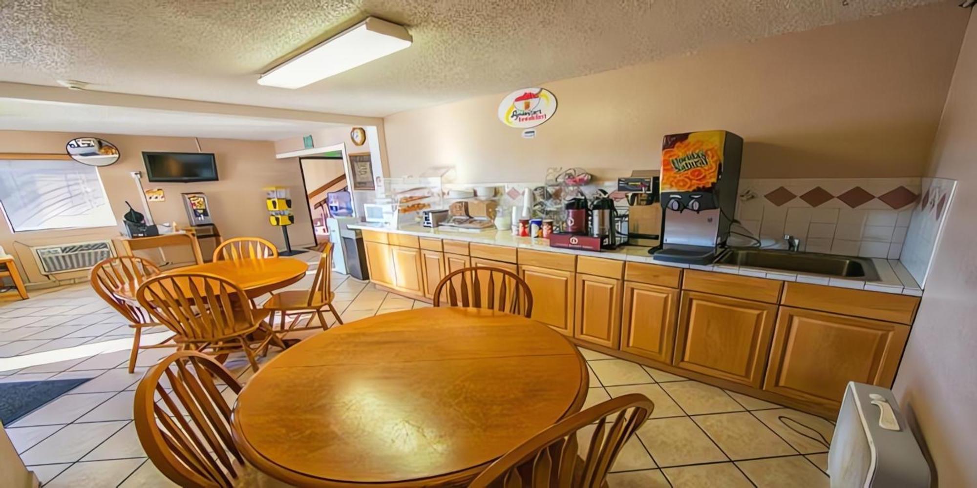 Super 8 By Wyndham Lake Havasu City Eksteriør billede