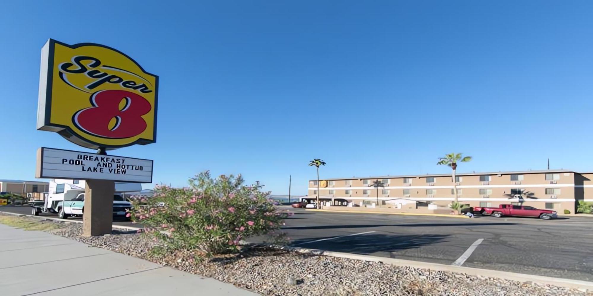 Super 8 By Wyndham Lake Havasu City Eksteriør billede