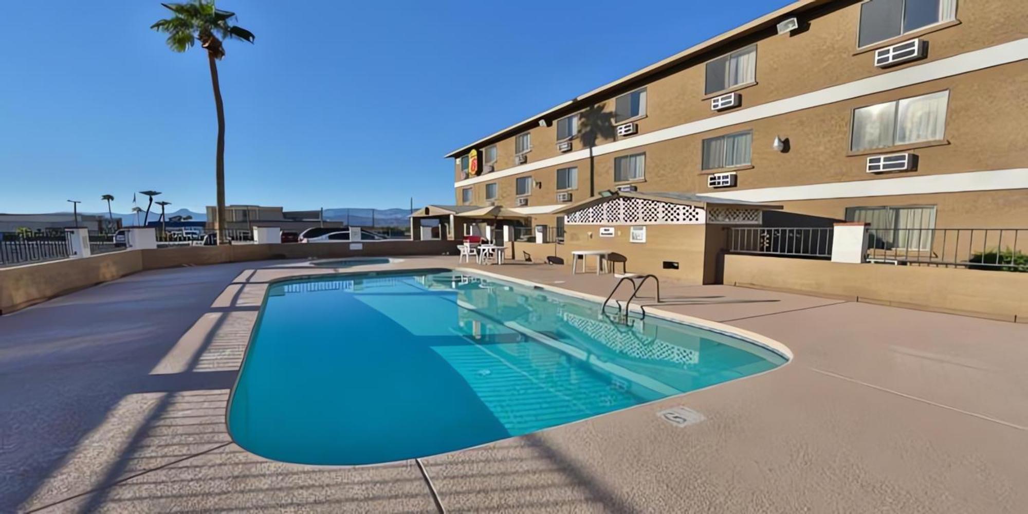 Super 8 By Wyndham Lake Havasu City Eksteriør billede