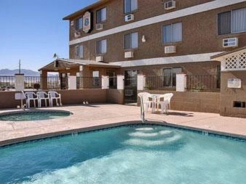 Super 8 By Wyndham Lake Havasu City Faciliteter billede